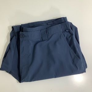 Columbia PFG Omni shade performance fishing gear blue cargo pants/shorts size 40